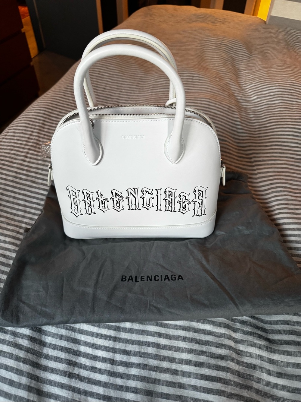 Balenciaga Ville Small Top Handle White Leather Bag - Picture 1 of 14
